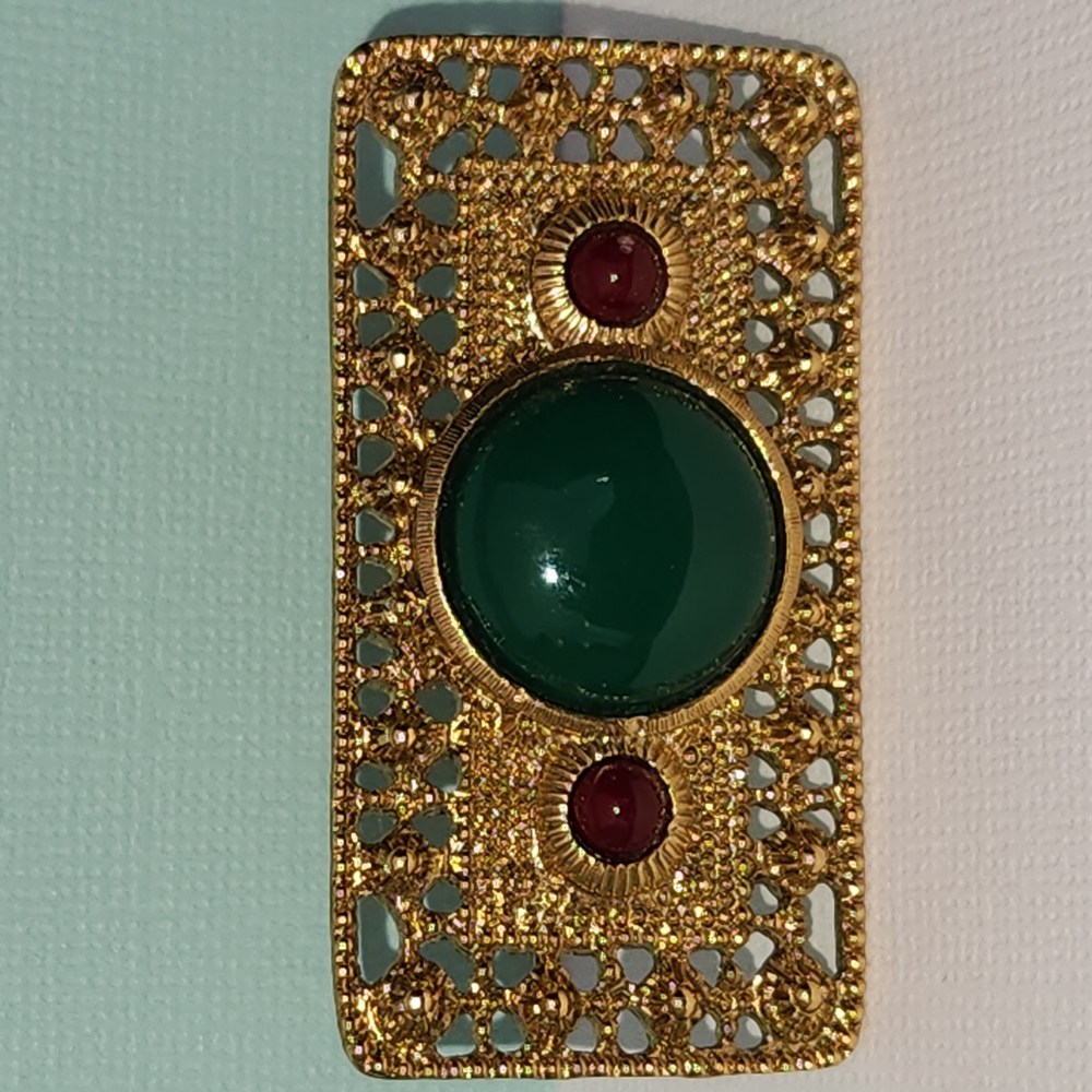 #2412, ETRUSCAN BROOCH VINTAGE FAUX JADE CARNELIA 1980-1989